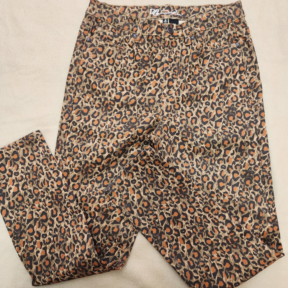 Diane Gilman Leopard Print Straight Leg Jeans - Brown and Black. Size 8. NWOT.